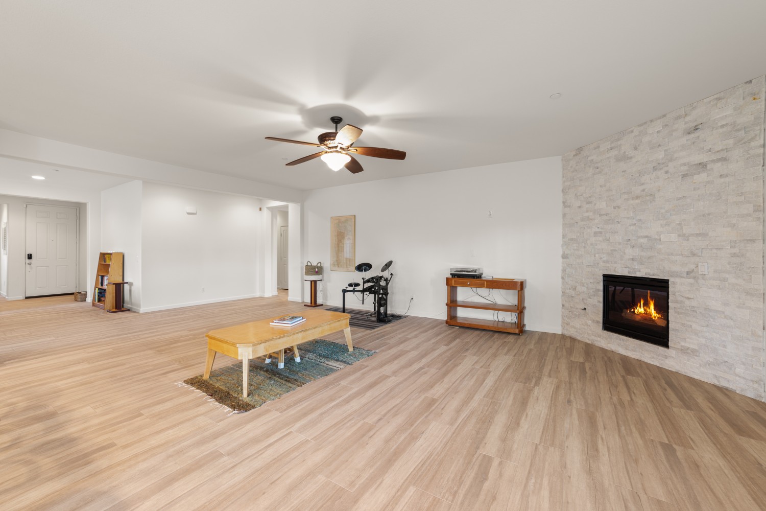 Elfyer - Palm Desert, CA House - For Sale