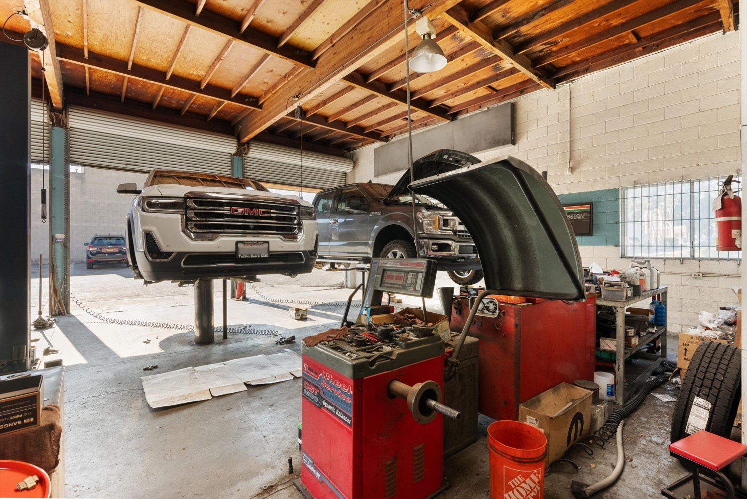 Elfyer - Signal Hill, CA House - For Sale