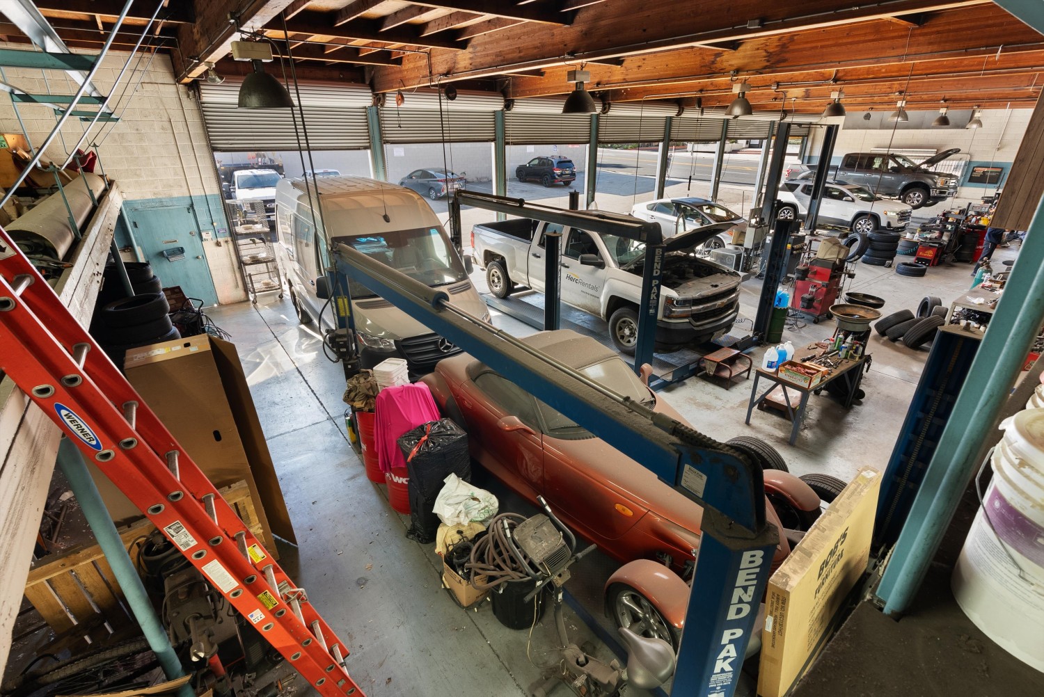 Elfyer - Signal Hill, CA House - For Sale