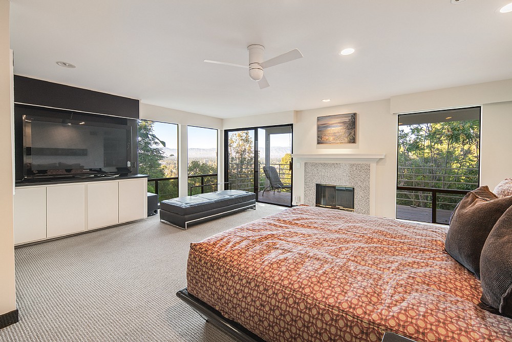 Elfyer - Sherman Oaks,  House - For Sale