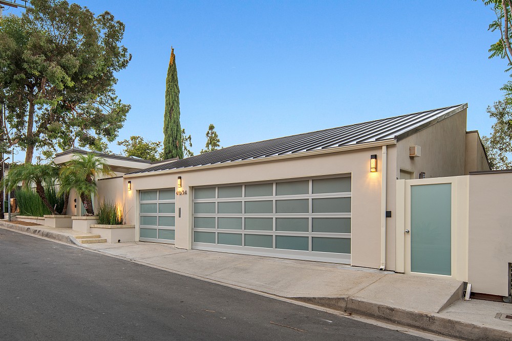 Elfyer - Sherman Oaks,  House - For Sale