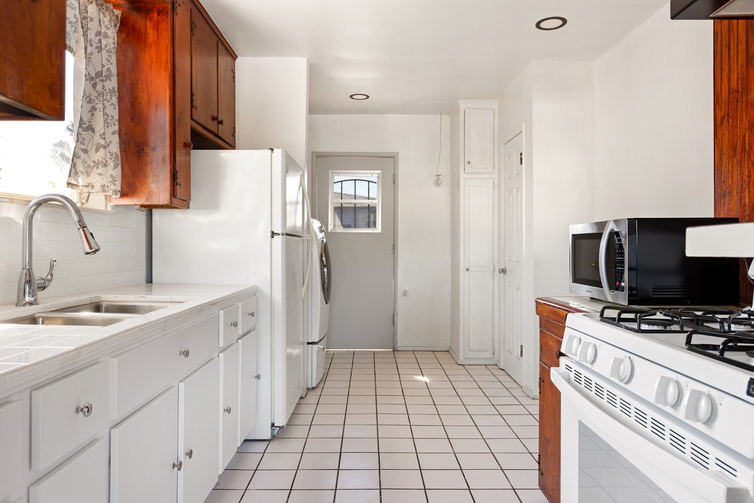 Elfyer - North Hollywood, CA House - For Sale