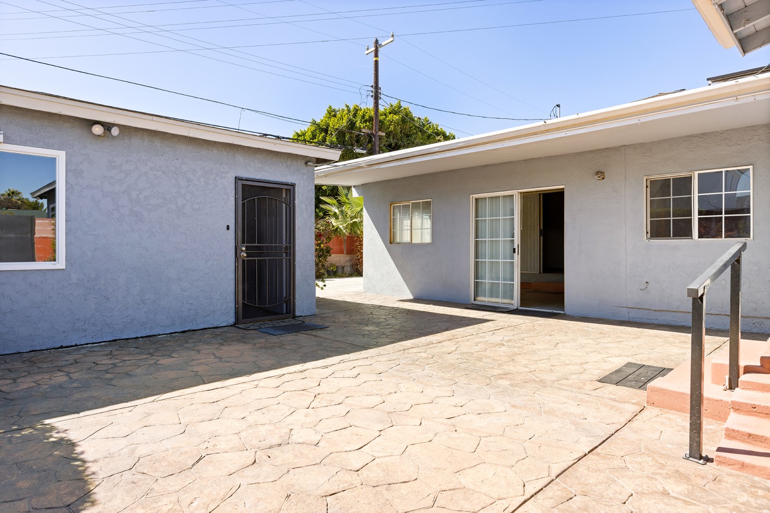 Elfyer - North Hollywood, CA House - For Sale