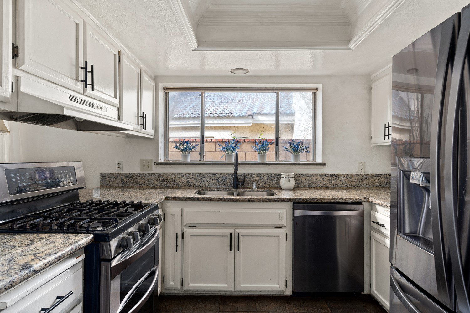 Elfyer - Victorville, CA House - For Sale