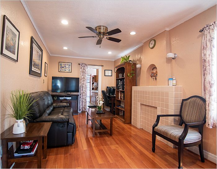 Elfyer - Los Angeles, CA House - For Sale