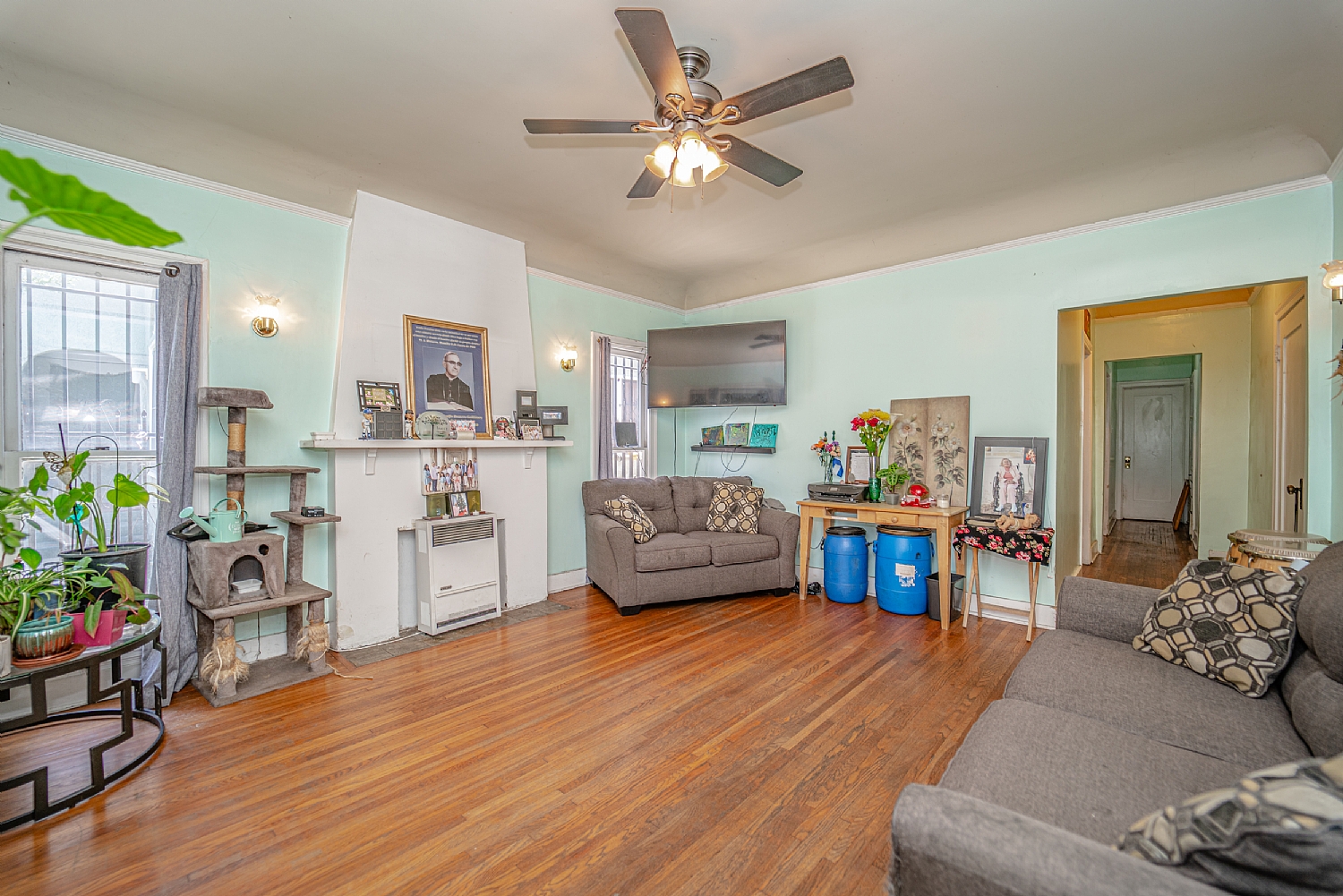 Elfyer - Los Angeles, CA House - For Sale