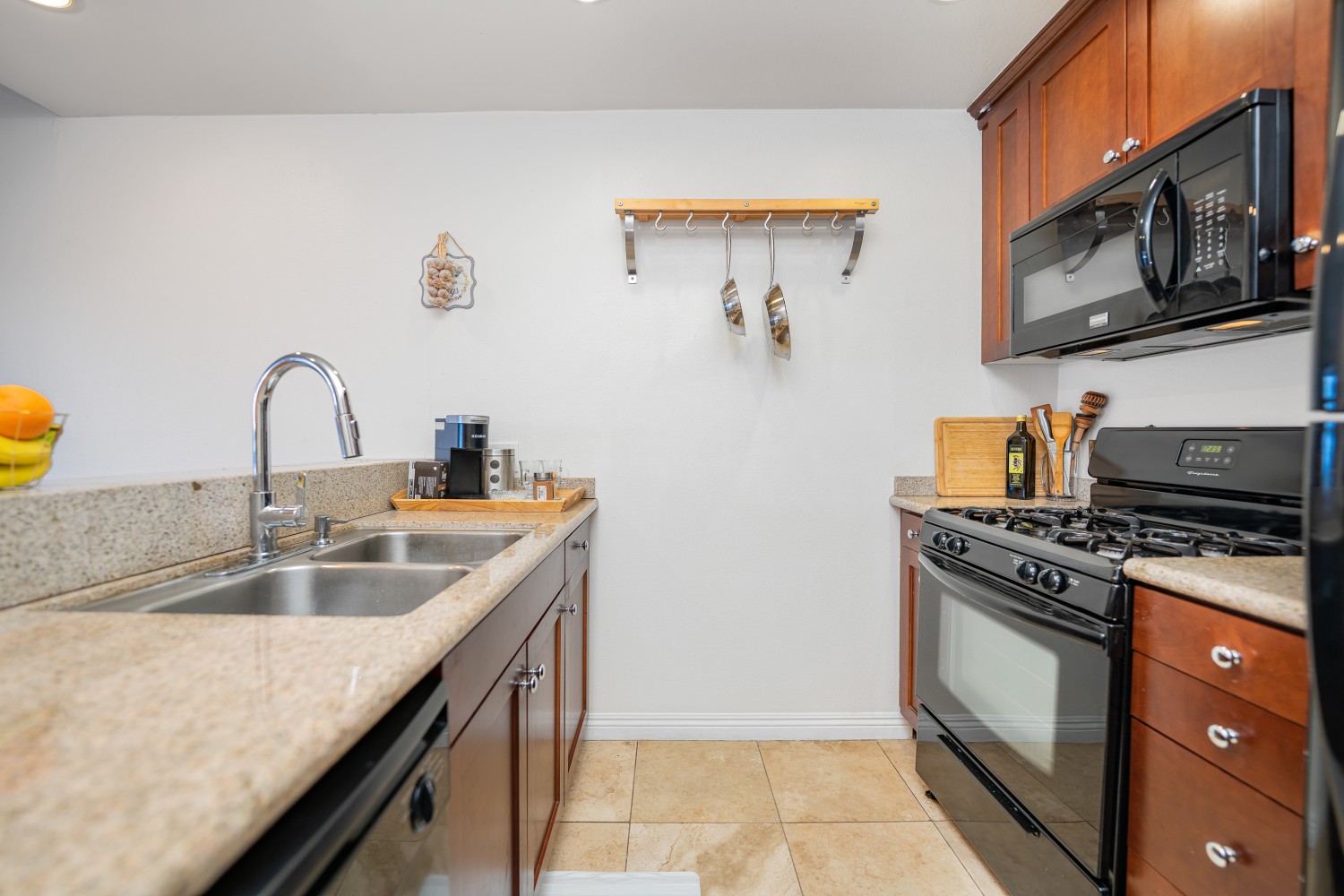 Elfyer - Winnetka, CA House - For Sale