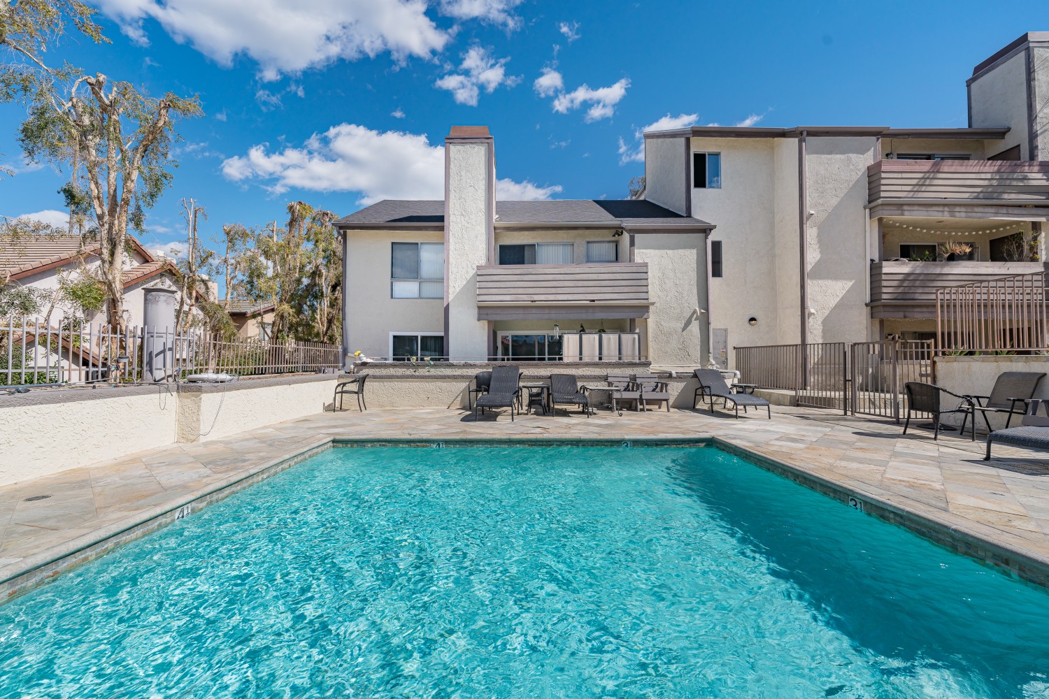 Elfyer - Winnetka, CA House - For Sale