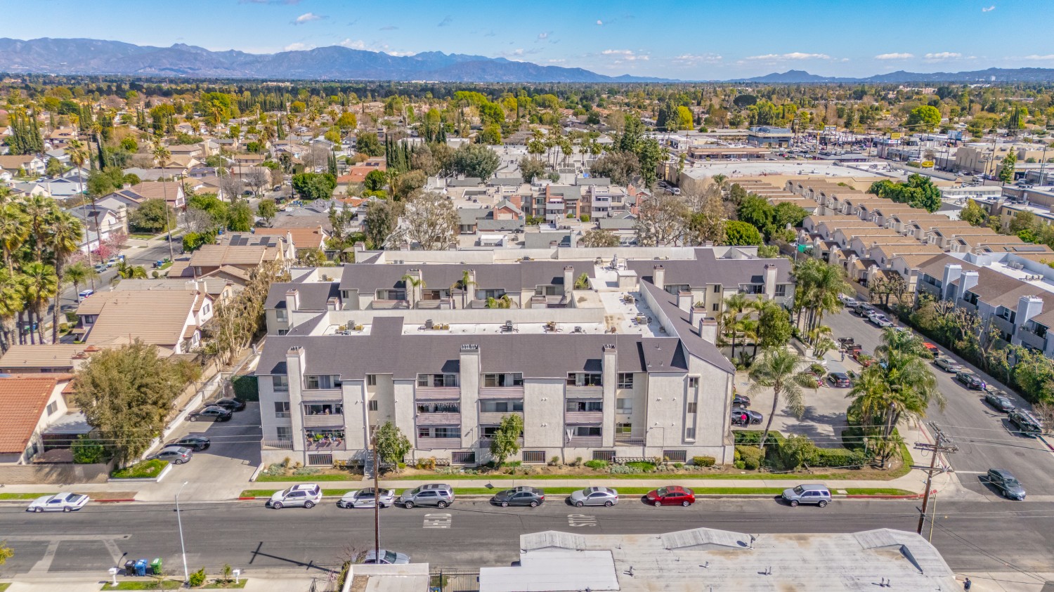 Elfyer - Winnetka, CA House - For Sale