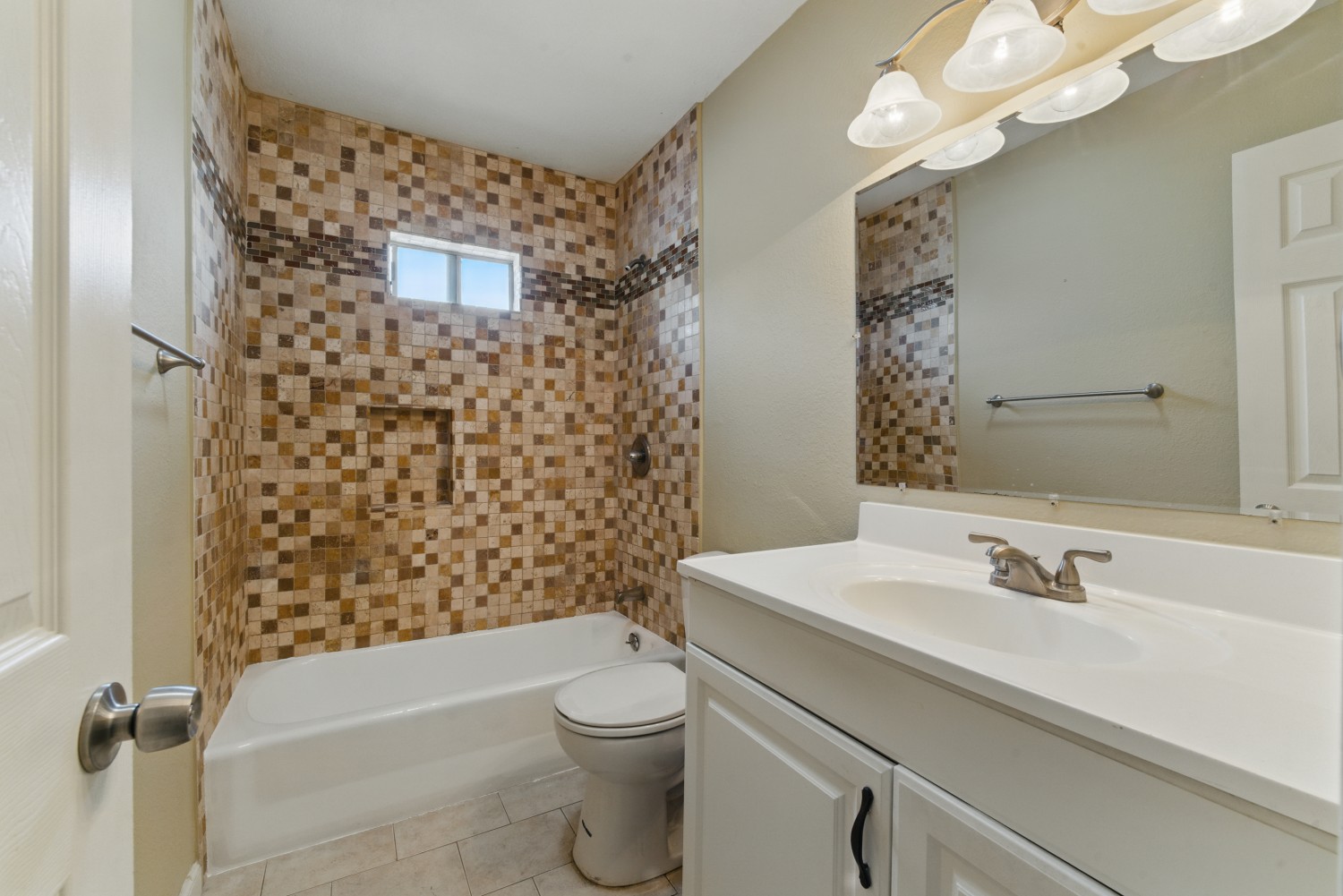 Elfyer - La Puente, CA House - For Sale