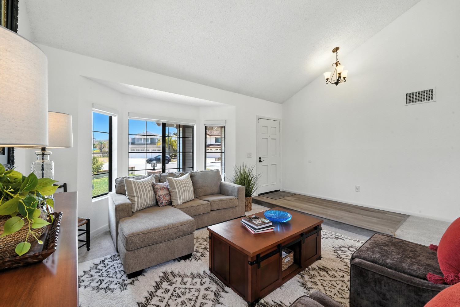 Elfyer - Diamond Bar, CA House - For Sale