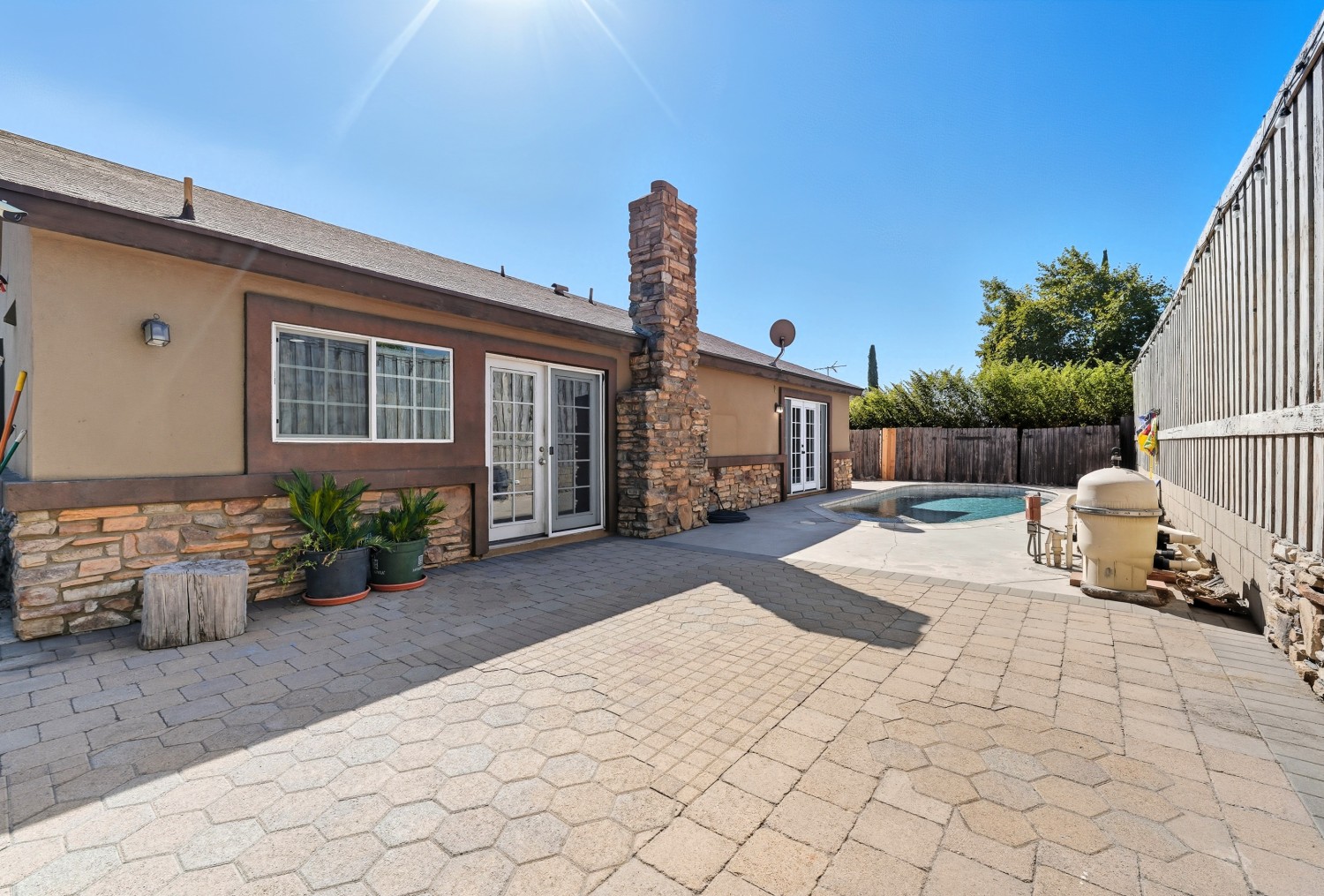 Elfyer - Rialto, CA House - For Sale