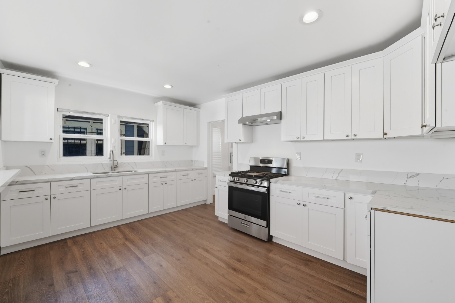 Elfyer - Los Angeles, CA House - For Sale