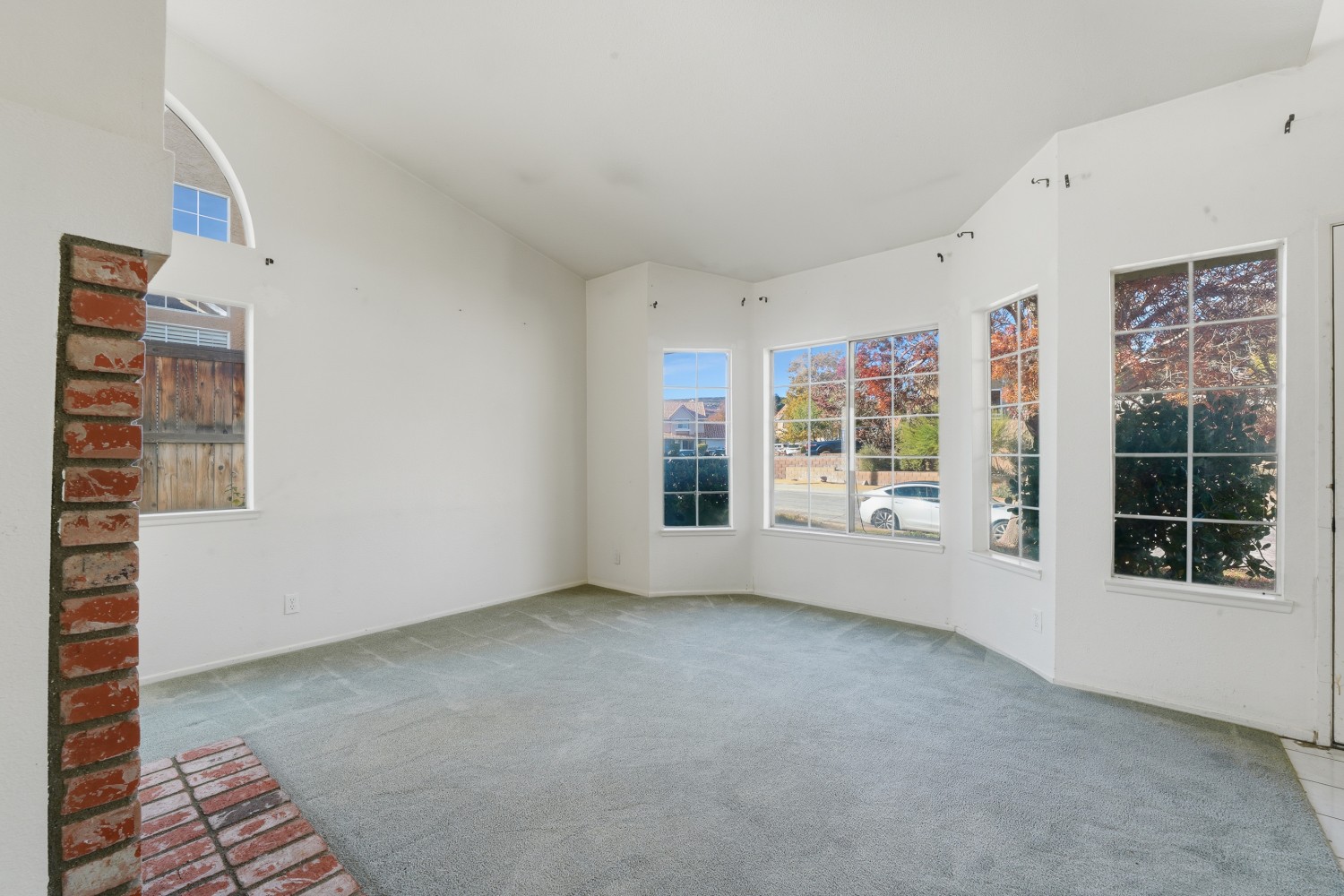 Elfyer - Palmdale, CA House - For Sale