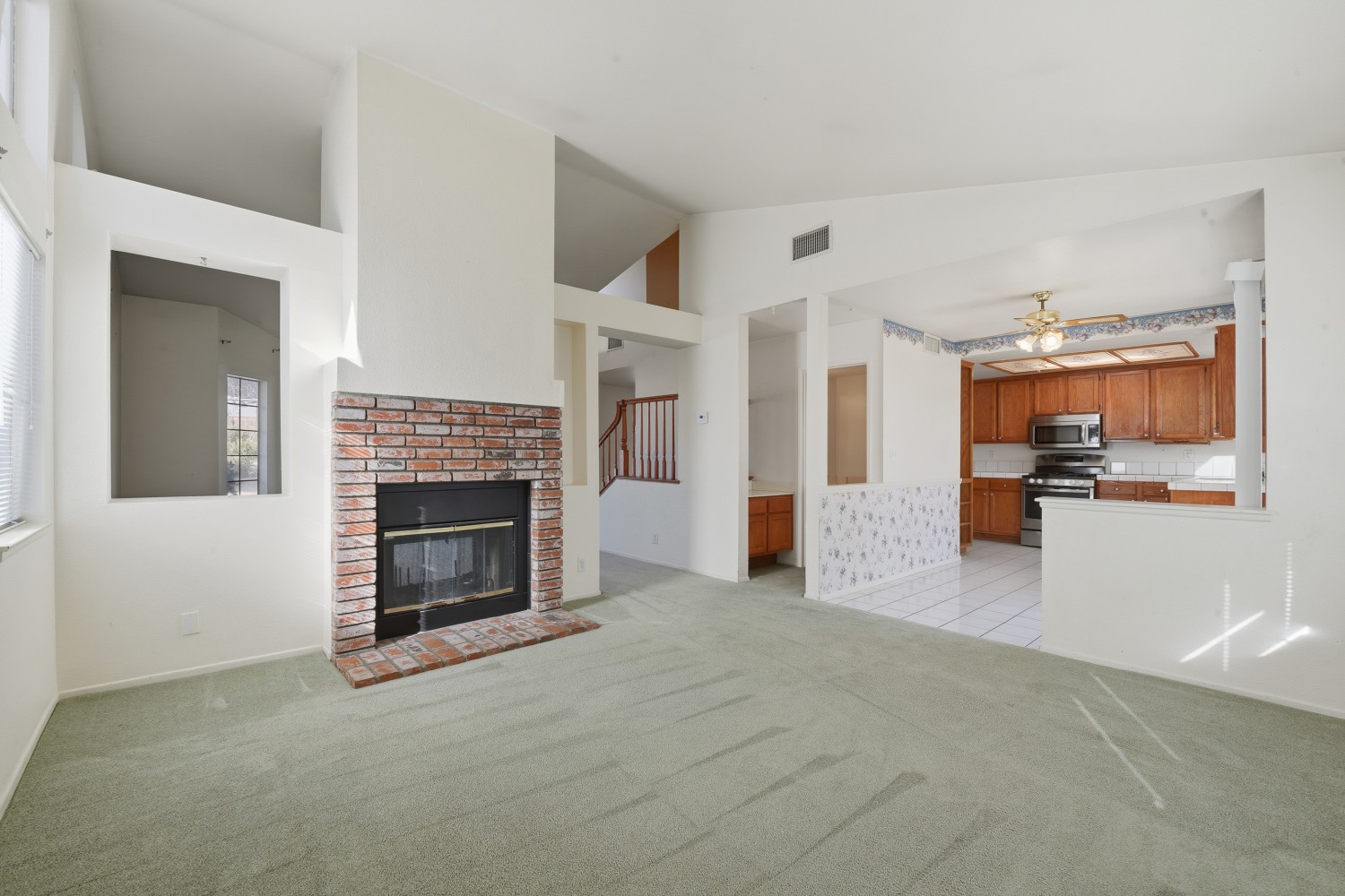 Elfyer - Palmdale, CA House - For Sale