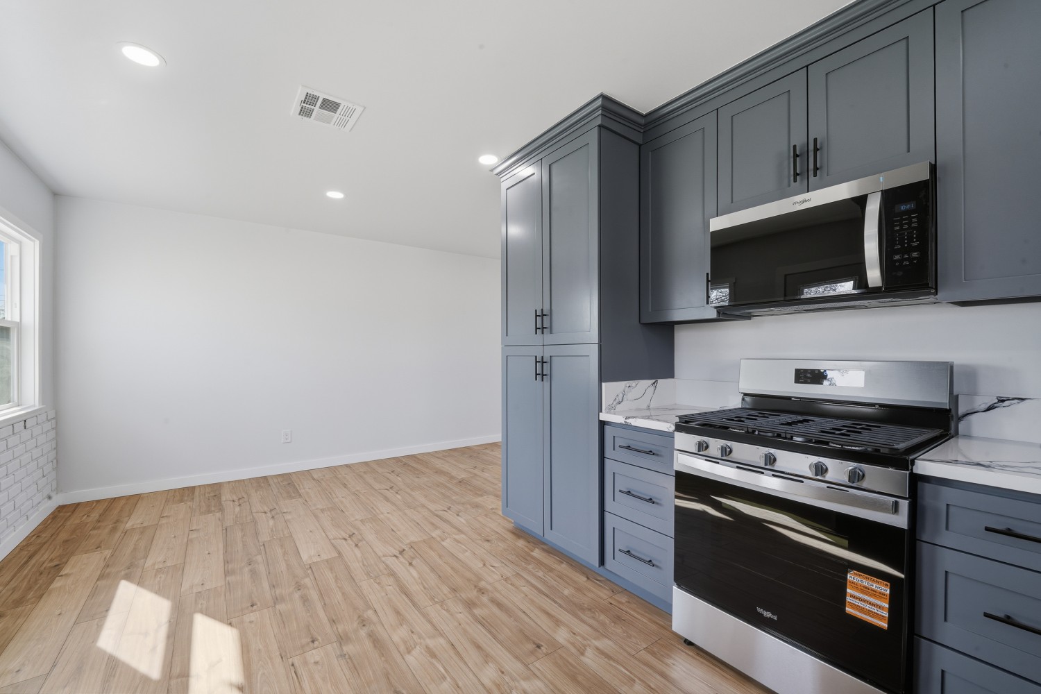 Elfyer - Fontana, CA House - For Sale