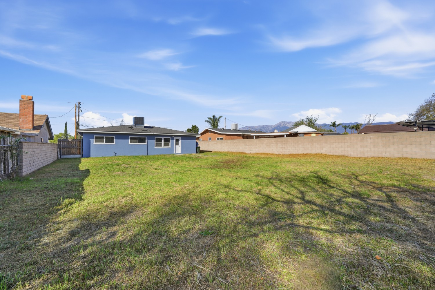 Elfyer - Fontana, CA House - For Sale