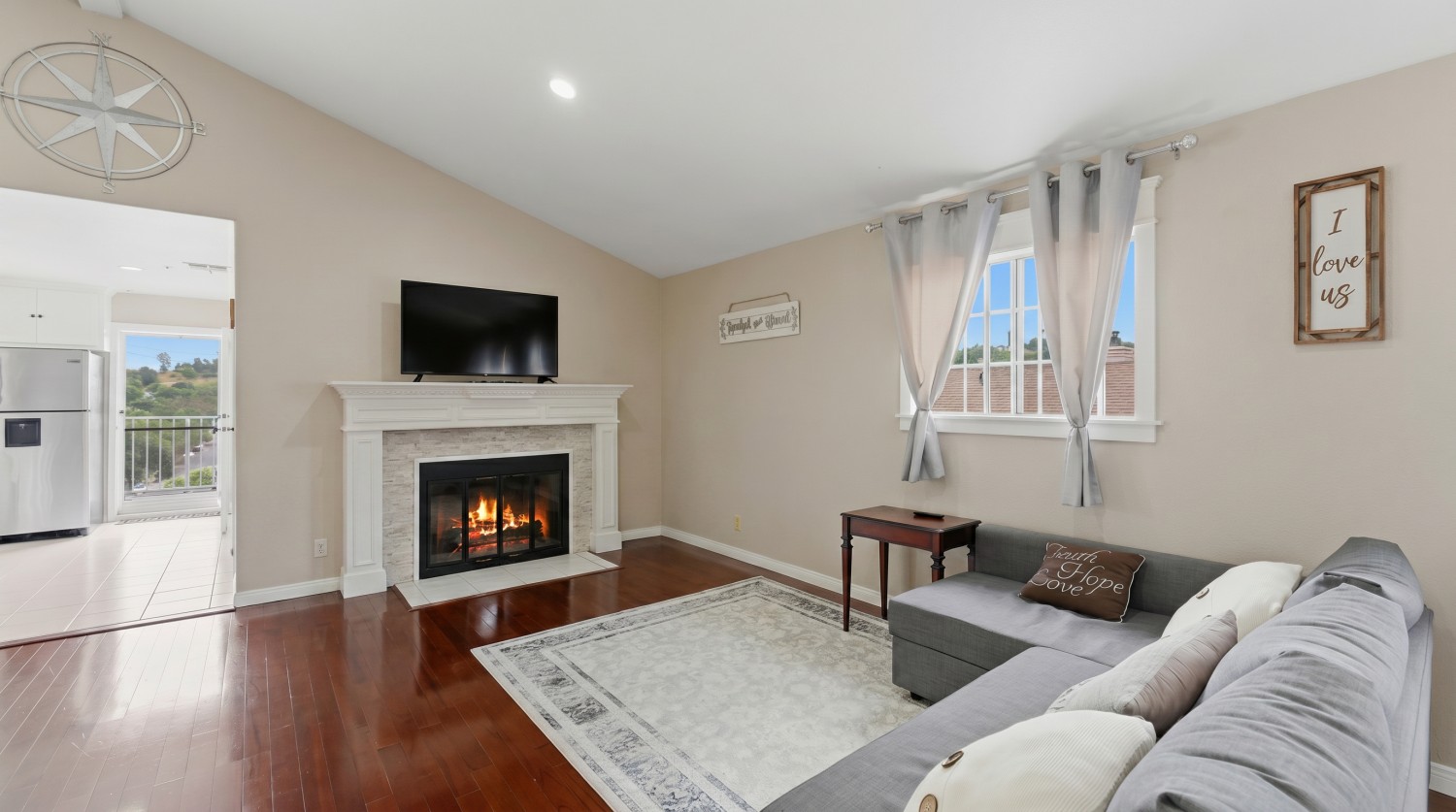 Elfyer - Los Angeles, CA House - For Sale