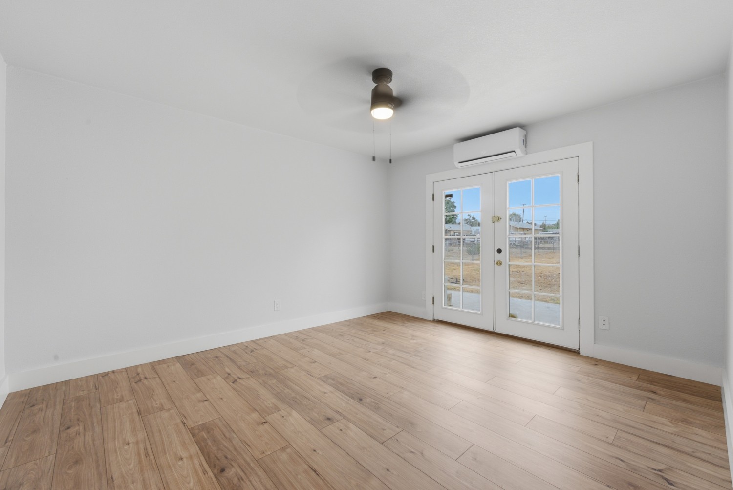 Elfyer - San Jacinto, CA House - For Sale