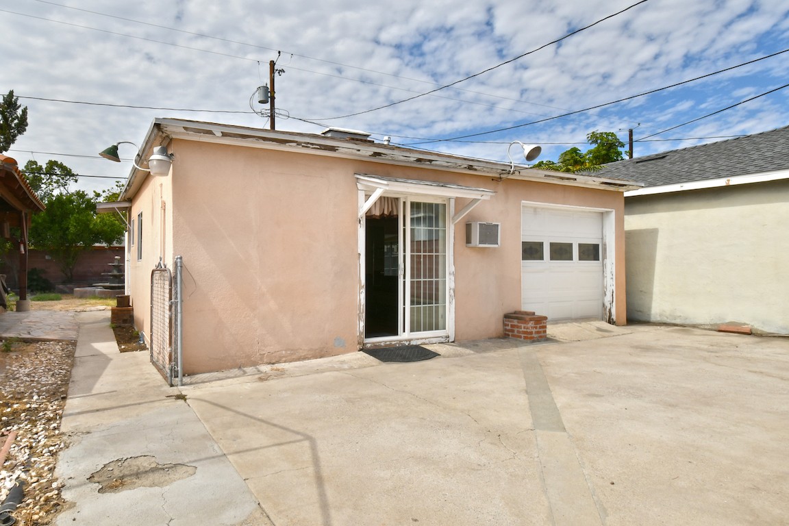 Elfyer - Burbank, CA House - For Sale