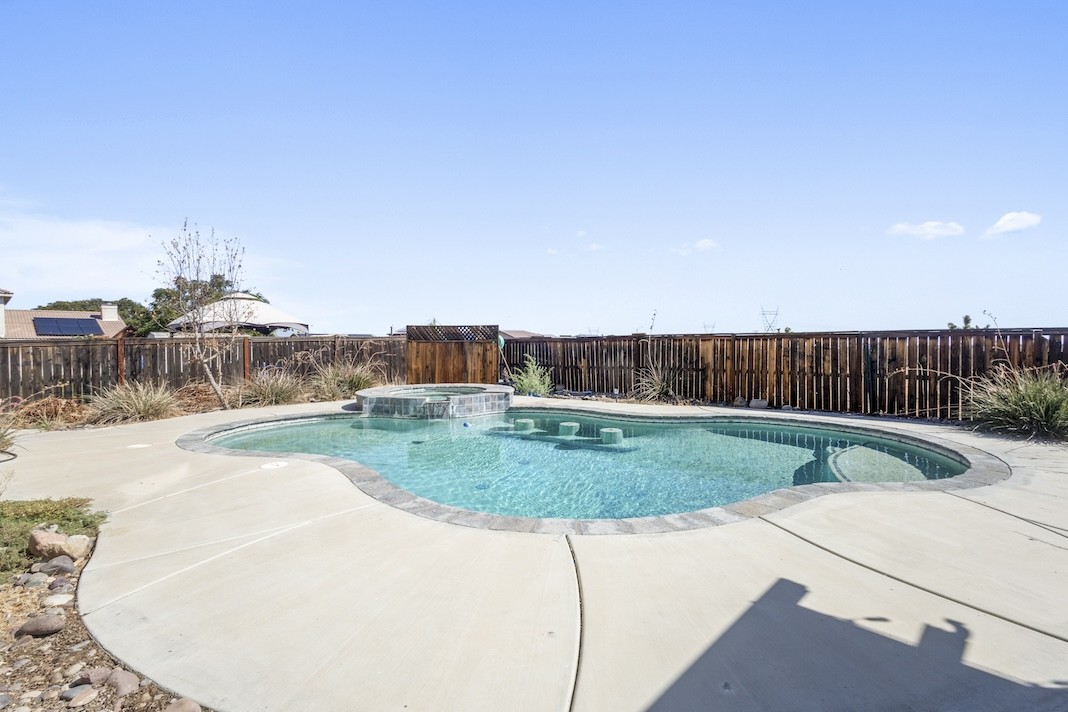 Elfyer - Victorville, CA House - For Sale