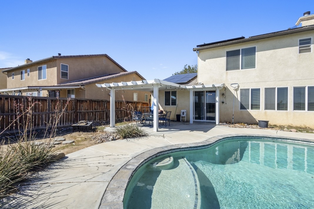 Elfyer - Victorville, CA House - For Sale