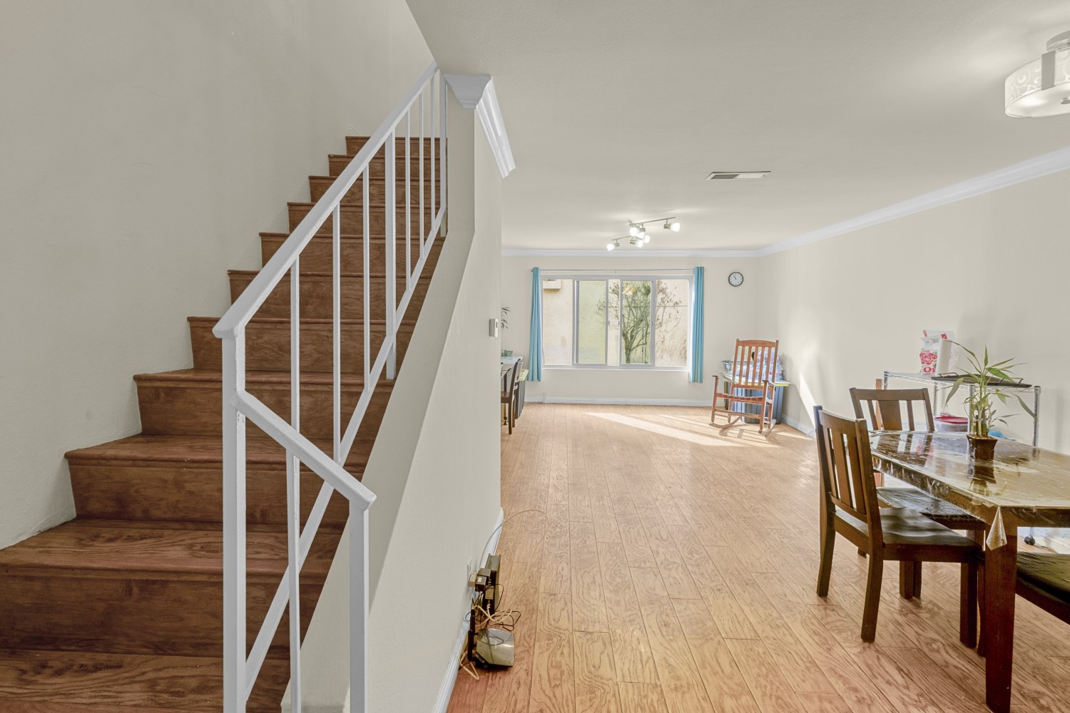 Elfyer - Montebello, CA House - For Sale