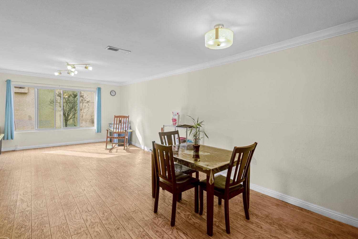 Elfyer - Montebello, CA House - For Sale