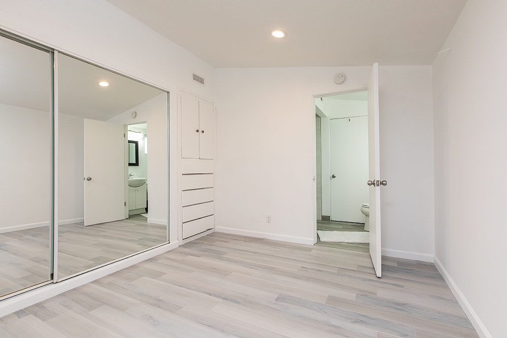 Elfyer - Reseda Ranch, CA House - For Sale