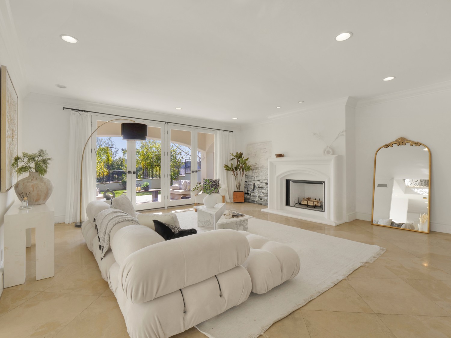 Elfyer - Woodland Hills, CA House - For Sale
