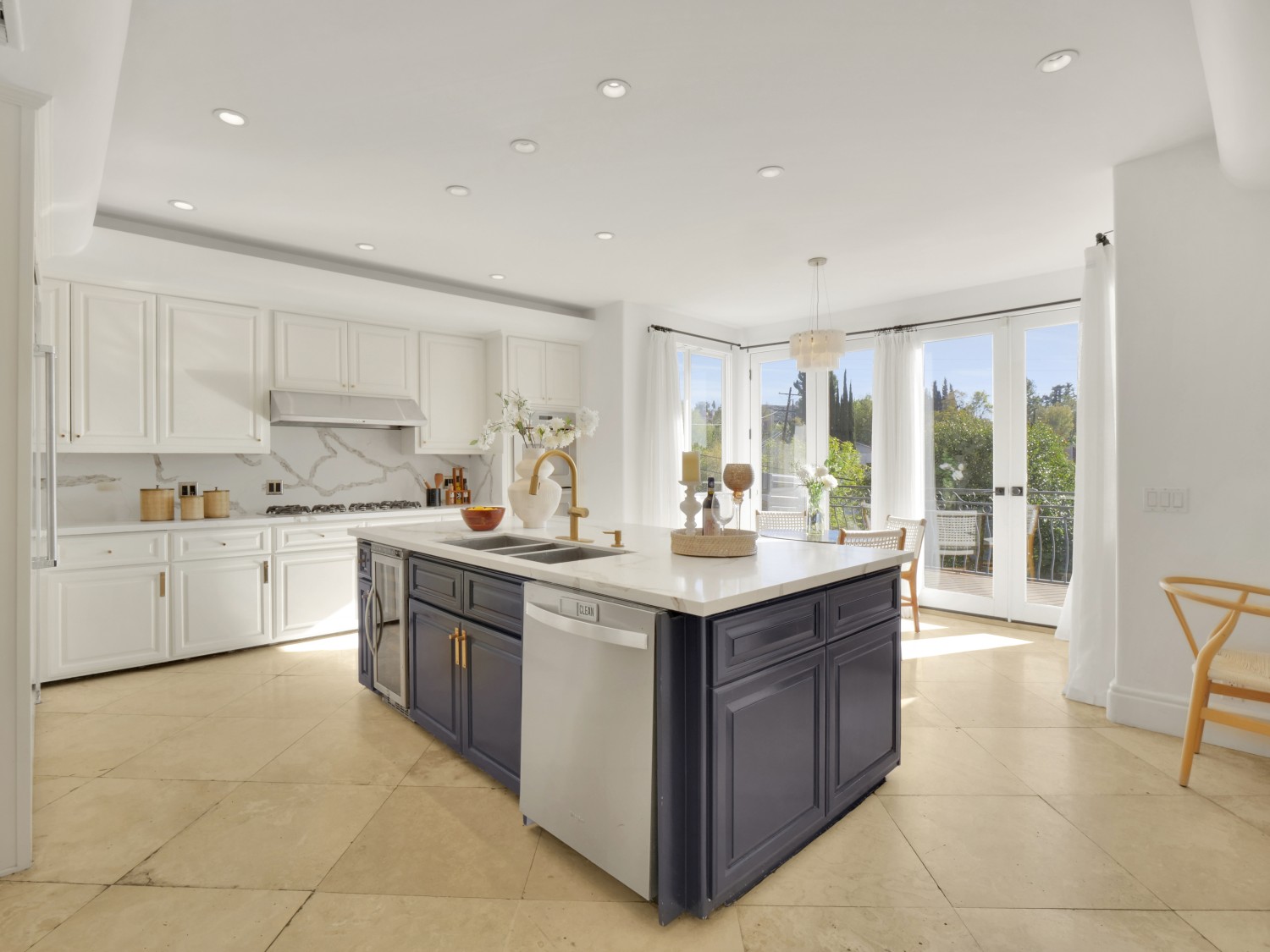 Elfyer - Woodland Hills, CA House - For Sale