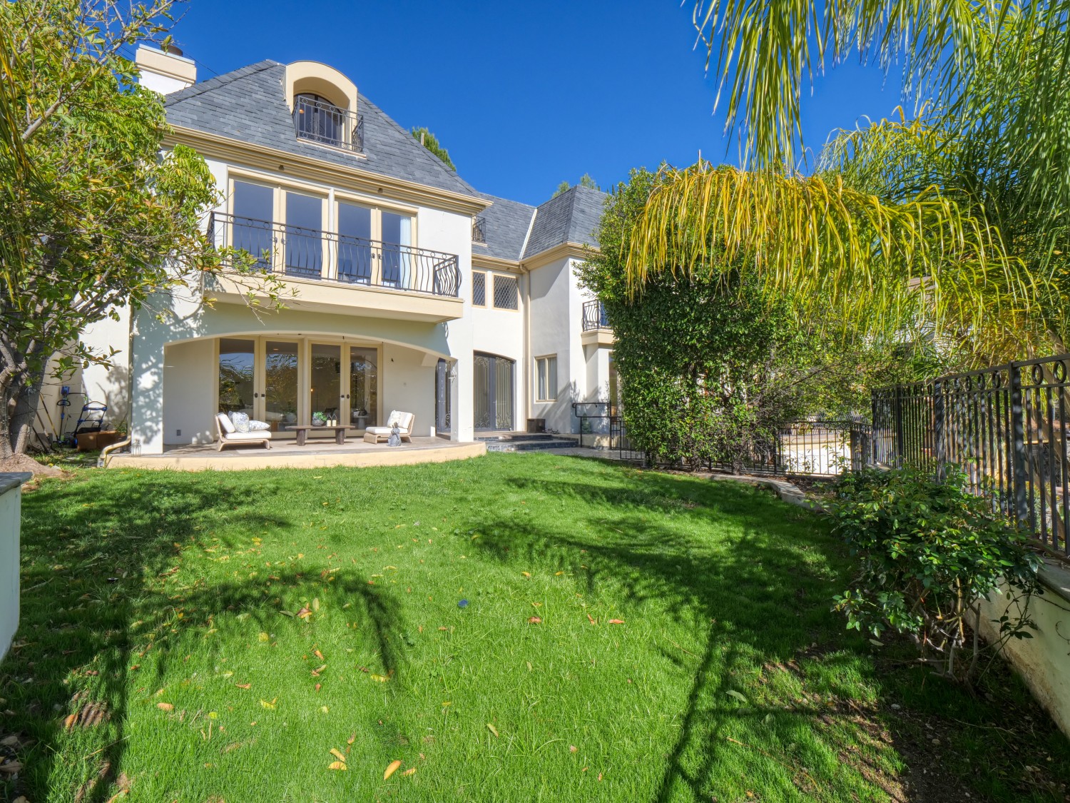 Elfyer - Woodland Hills, CA House - For Sale