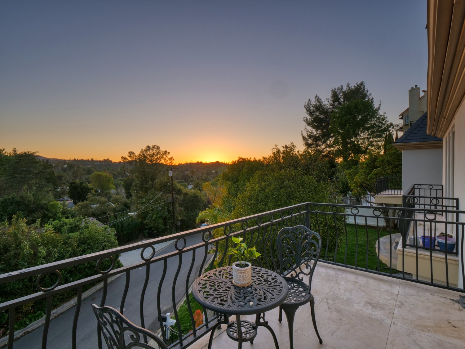 Elfyer - Woodland Hills, CA House - For Sale