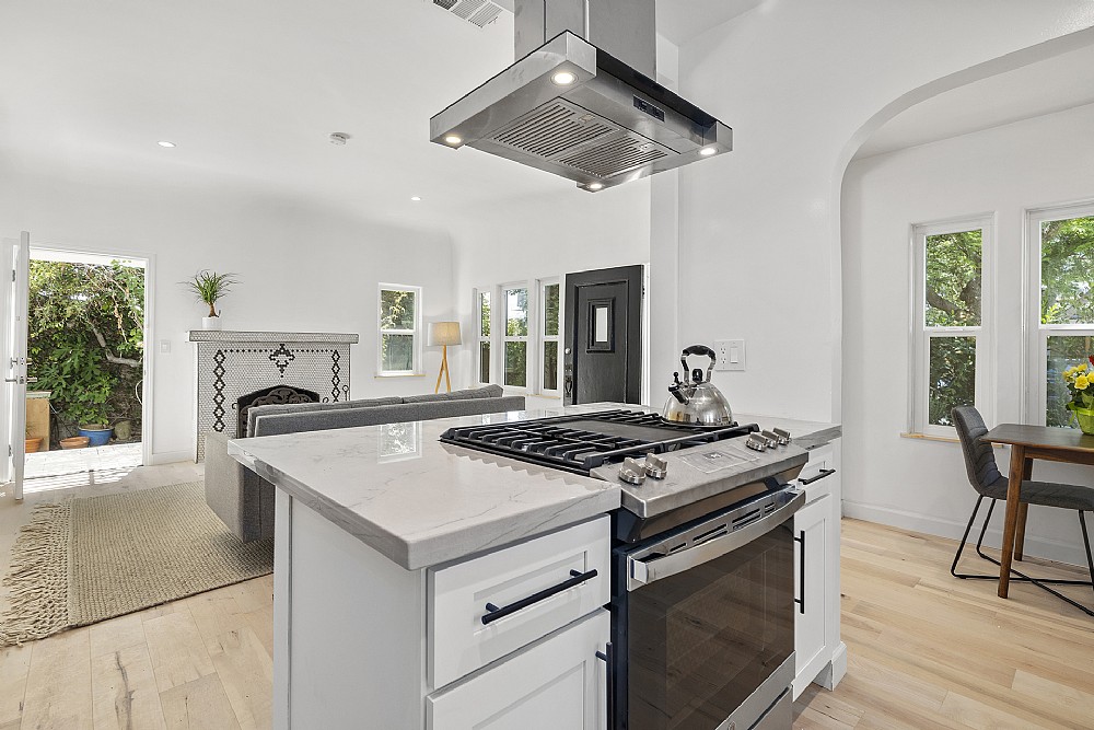 Elfyer - Los Angeles, CA House - For Sale