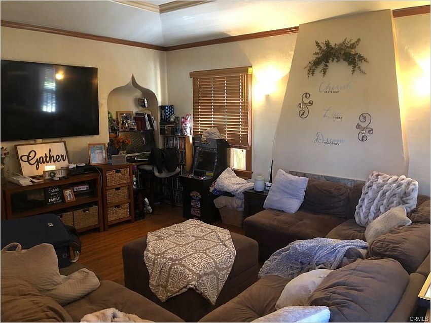 Elfyer - Long Beach, CA House - For Sale