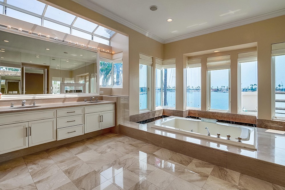 Elfyer - Long Beach,  House - For Sale