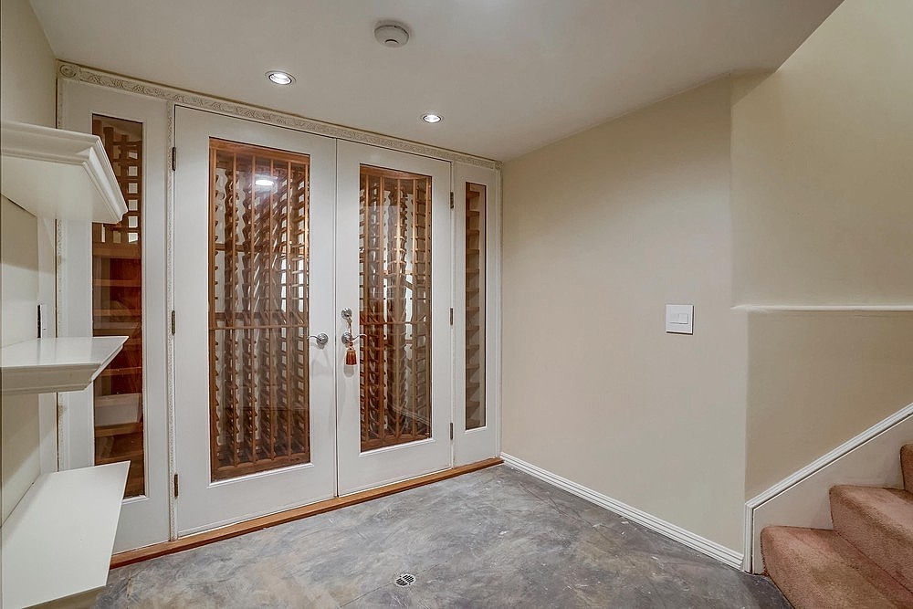 Elfyer - Long Beach,  House - For Sale