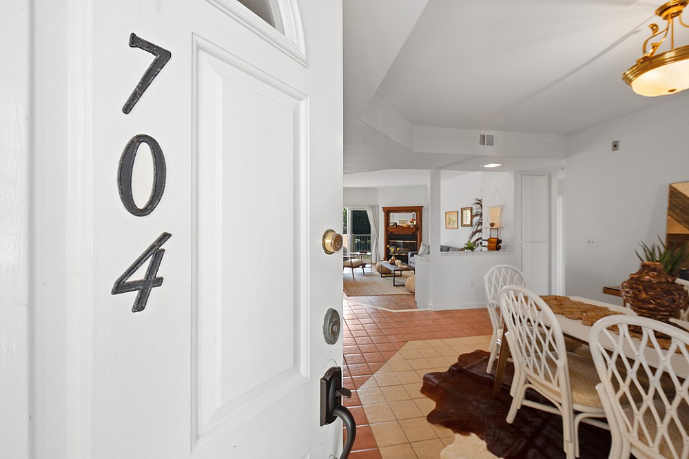 Elfyer - Long Beach, CA House - For Sale