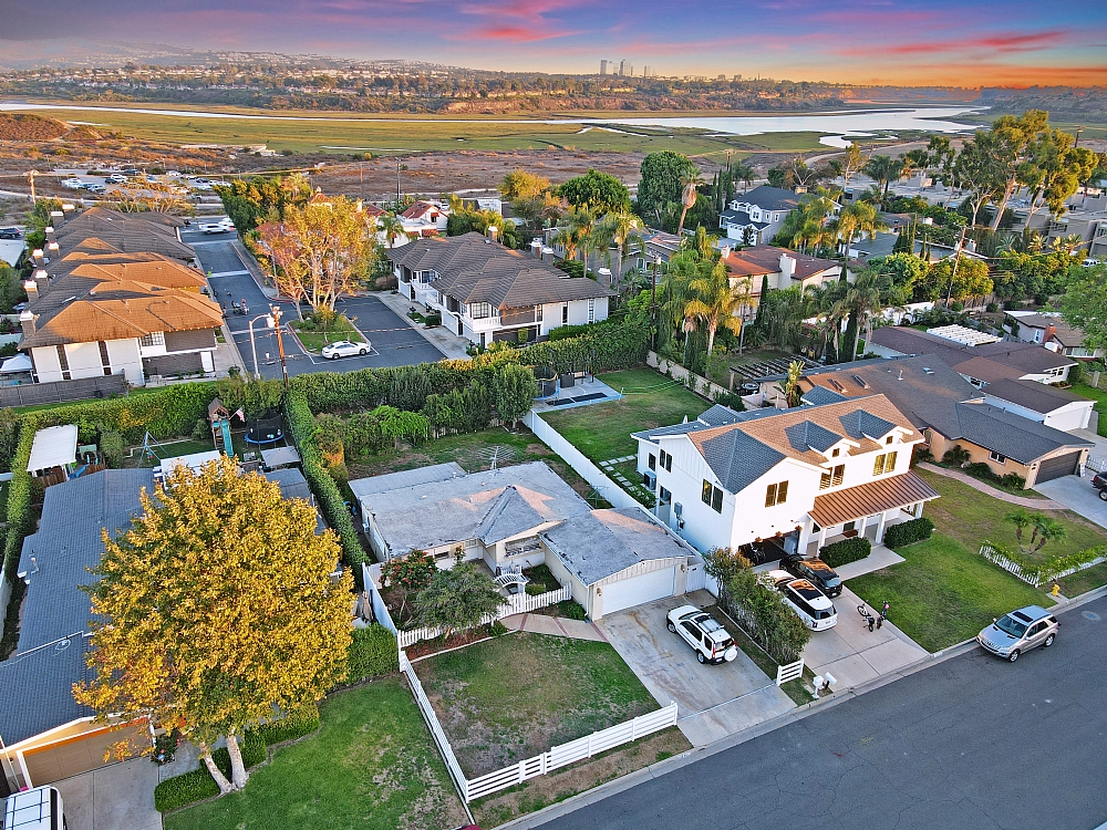 Elfyer - Costa Mesa, CA House - For Sale