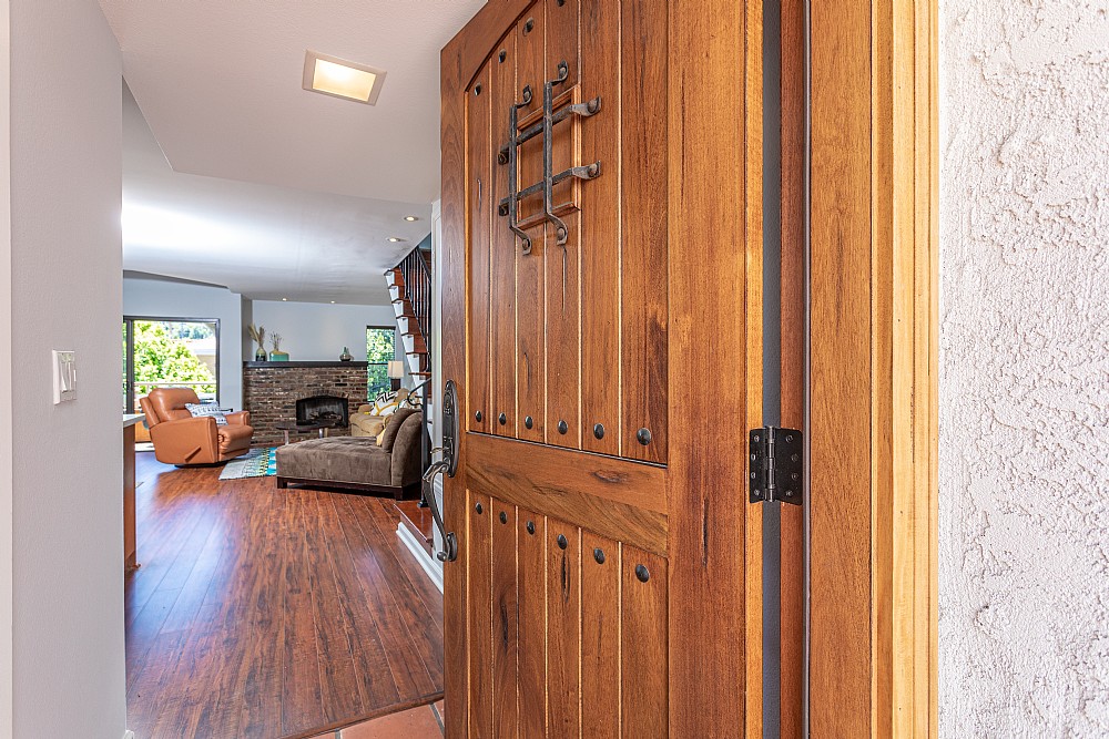 Elfyer - Studio City,  House - For Sale