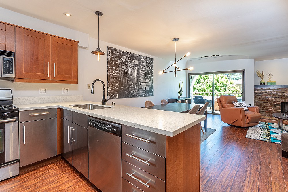 Elfyer - Studio City,  House - For Sale