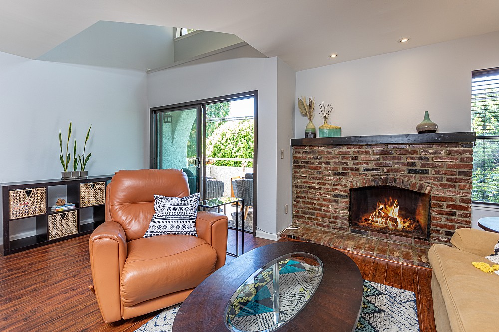 Elfyer - Studio City,  House - For Sale