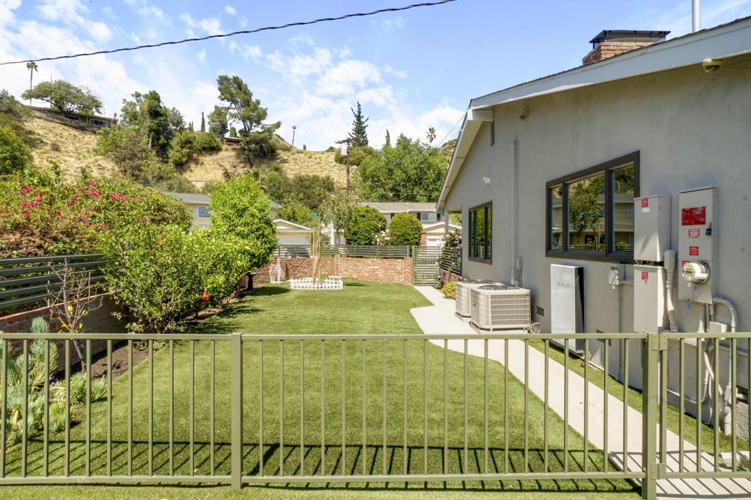 Elfyer - Sun Valley, CA House - For Sale