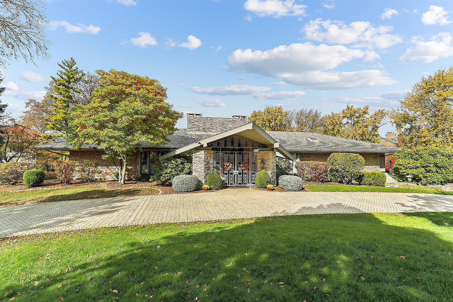 Elfyer - Oak Brook, IL House - For Sale