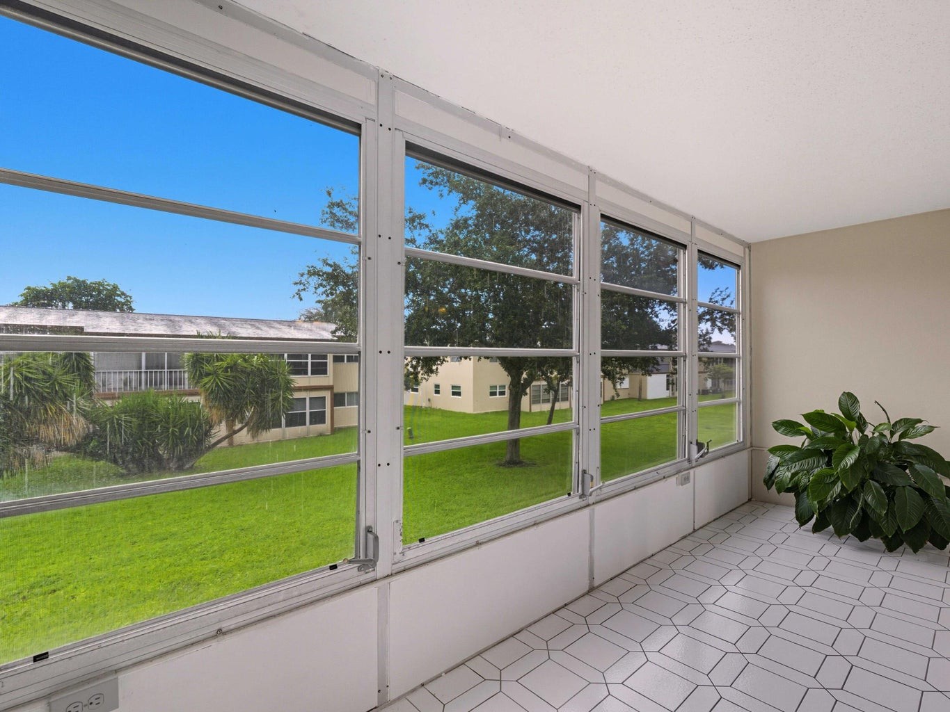 Elfyer - Margate, FL House - For Sale