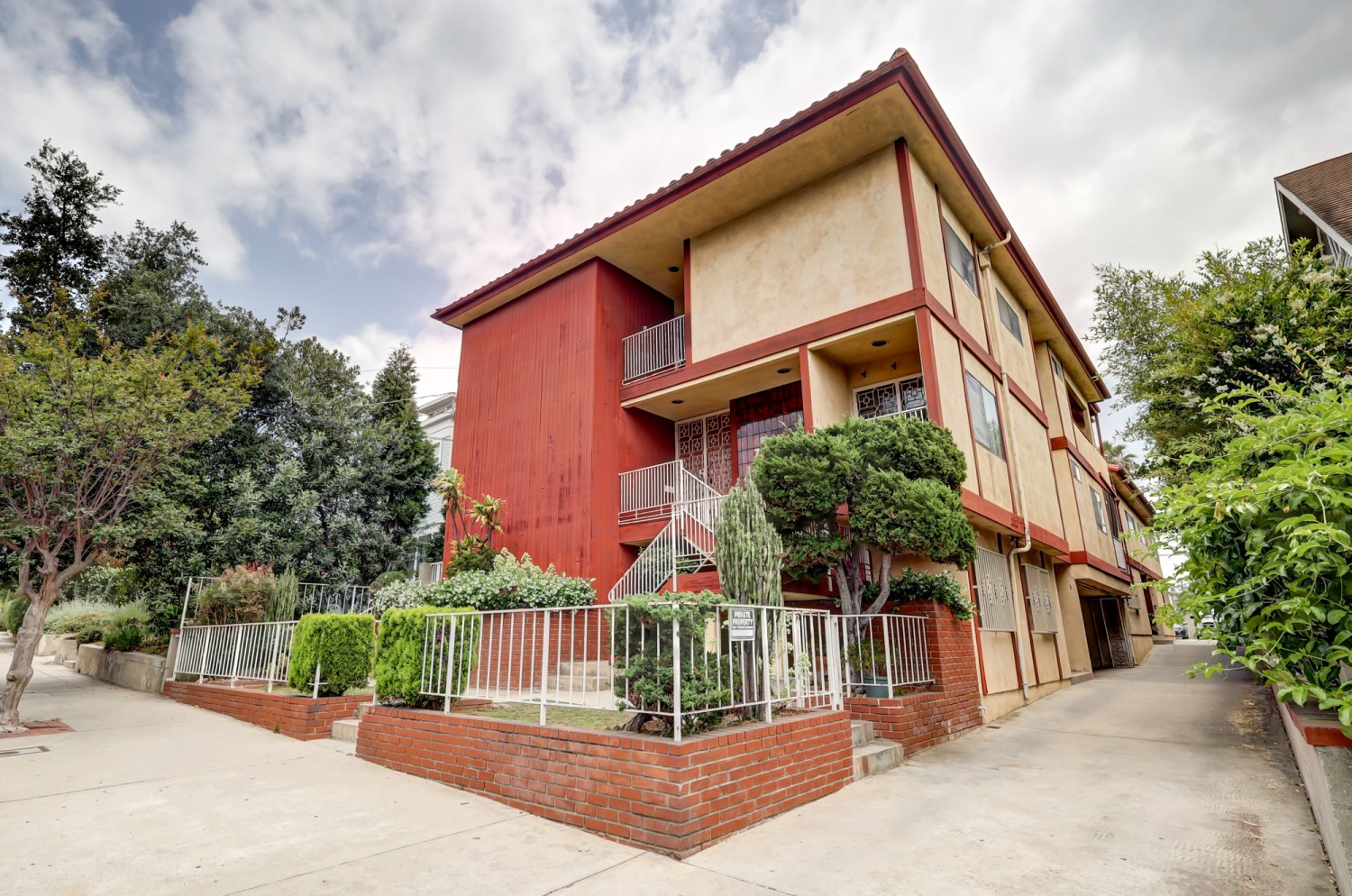 Elfyer - Los Angeles, CA House - For Sale