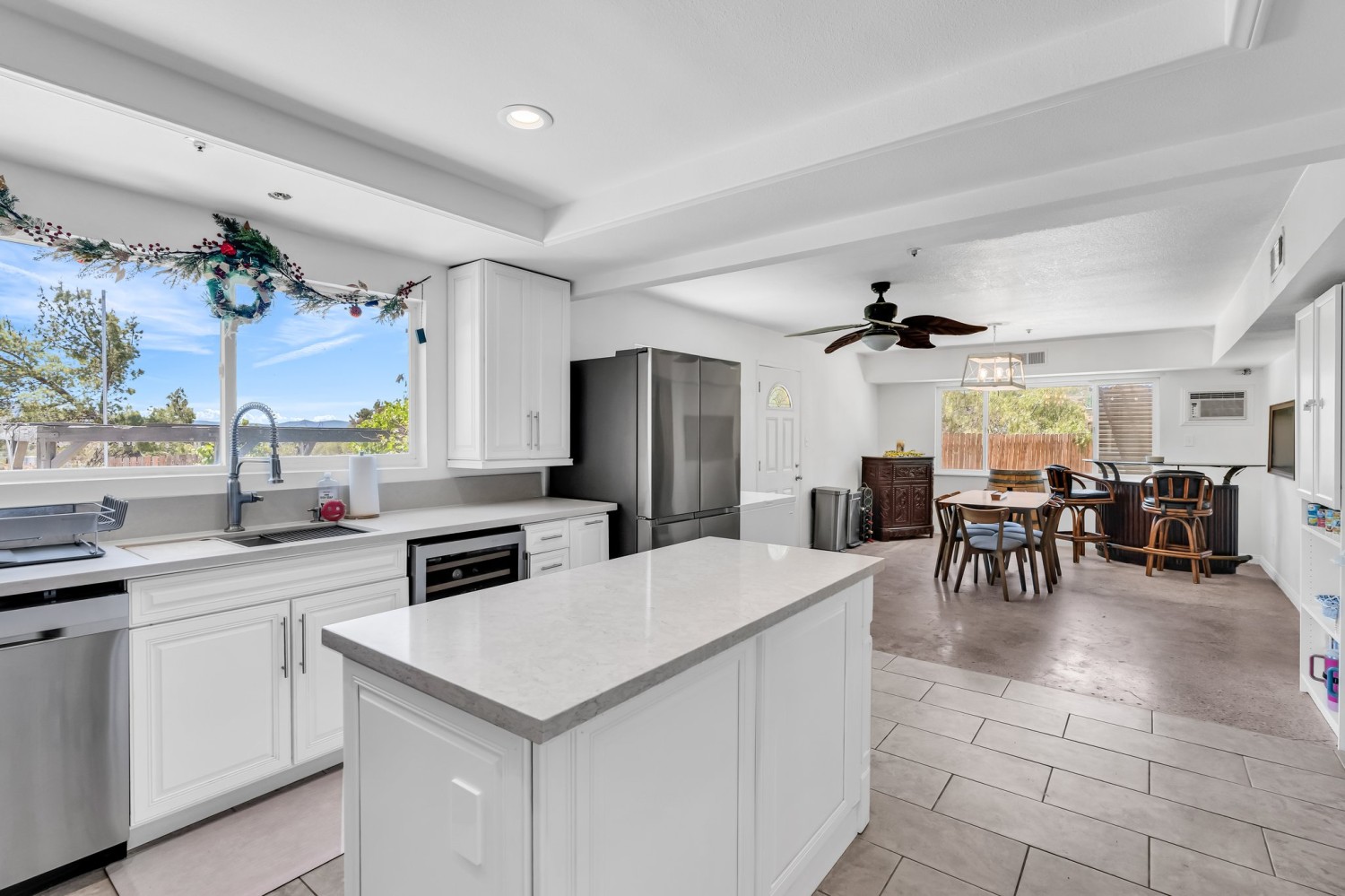 Elfyer - Agua Dulce, CA House - For Sale