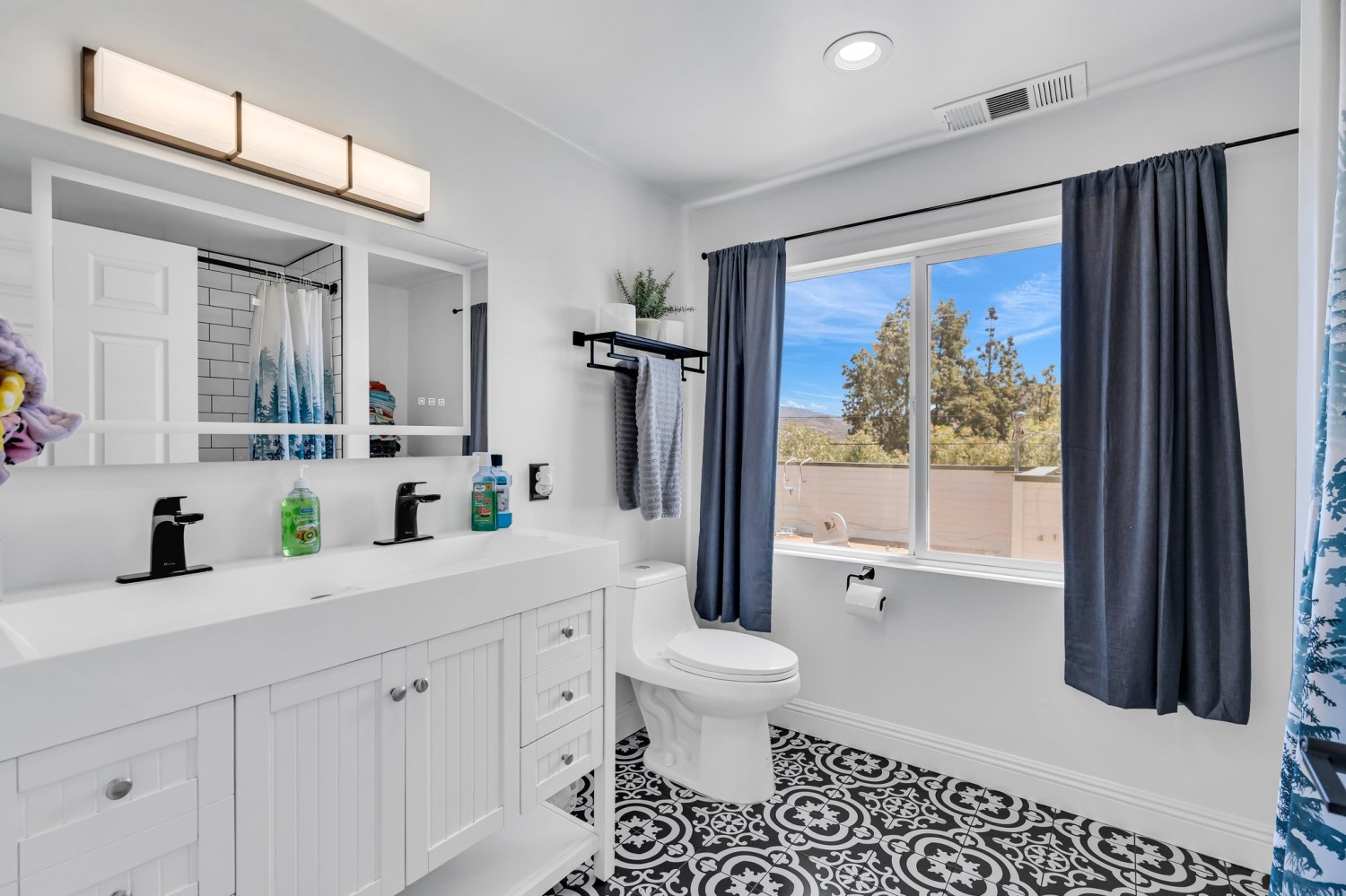 Elfyer - Agua Dulce, CA House - For Sale