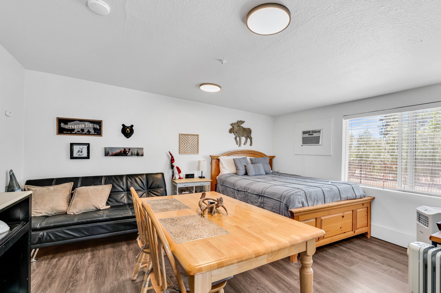 Elfyer - Agua Dulce, CA House - For Sale