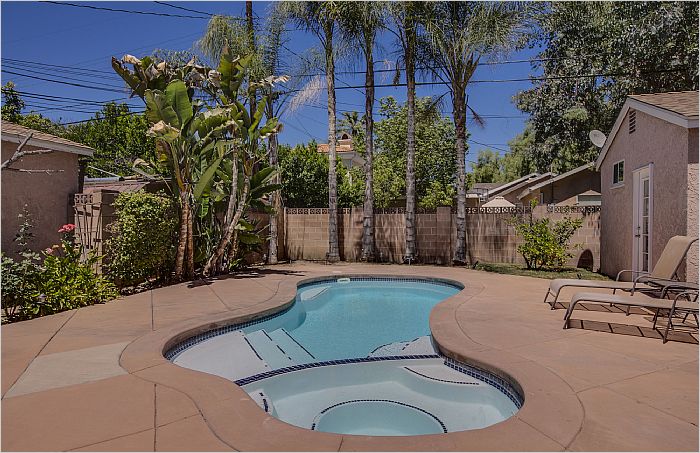 Lake Balboa, CA Home For Sale - 17345 Hamlin St | MLS# 15-900495